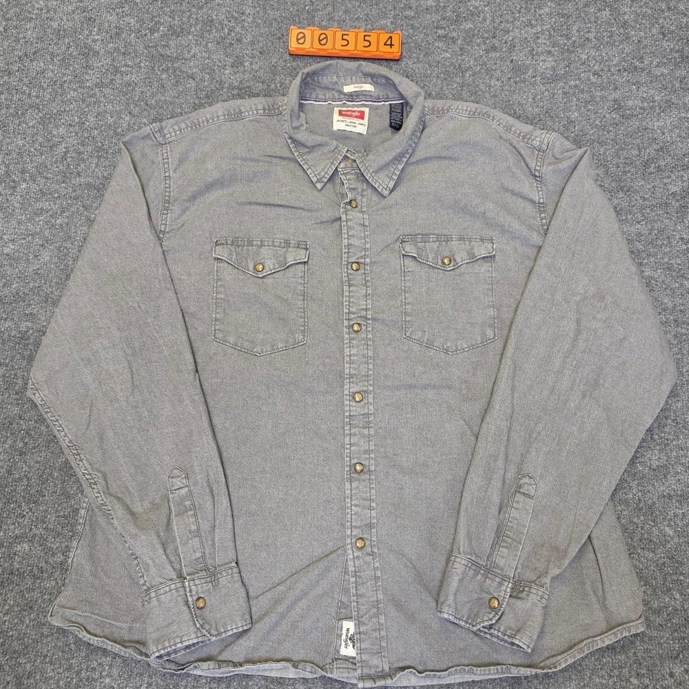 Wrangler Indigo gray button-up shirt with a relaxed fit  Size 3XL